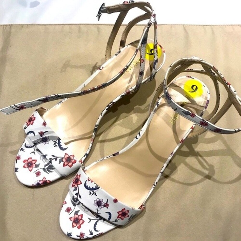 Nine West Floral Ankle Strap Kitten Heels White Size 9